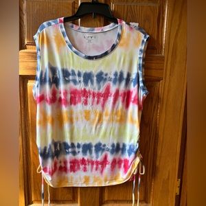 NWT Livi by Lane Bryant active wear top